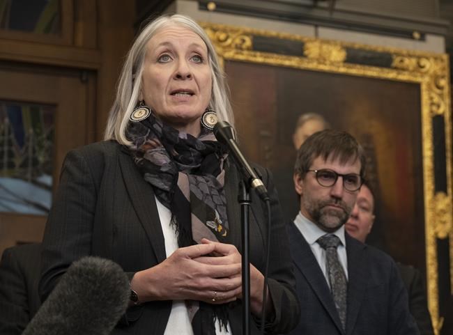 Federal government, B.C. and Indigenous nation sign care co-ordination deal | iNFOnews.ca