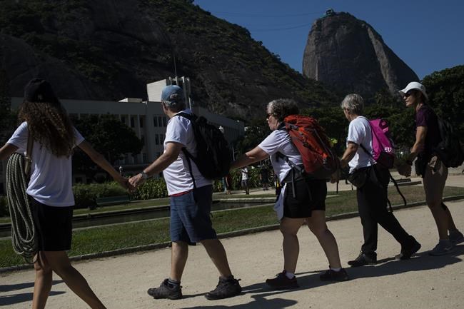 Residents protest zipline on Rio’s iconic Sugarloaf Mountain | iNFOnews.ca Residents protest zipline on Rio’s iconic Sugarloaf Mountain | iNFOnews.ca