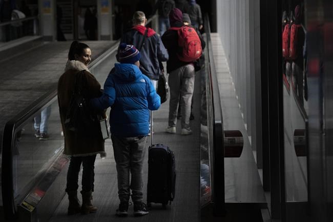 Frustration, anticipation mark industry response to budget's flight delay fixes | iNFOnews.ca Frustration, anticipation mark industry response to budget's flight delay fixes | iNFOnews.ca