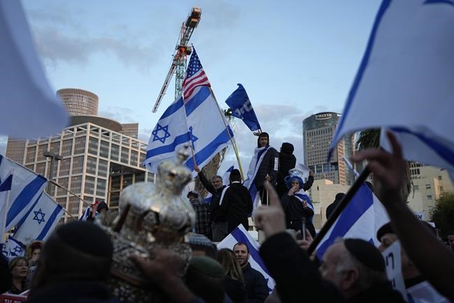 Netanyahu supporters block highway to support judicial plan | iNFOnews.ca
