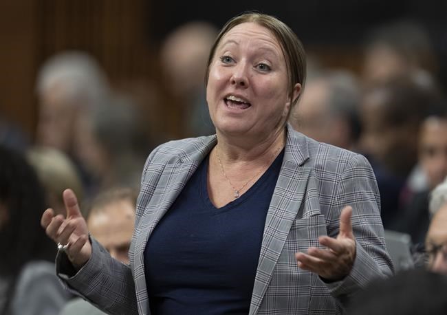 Deadline for federal workers to go back to the office is here, as union holds rally | iNFOnews.ca