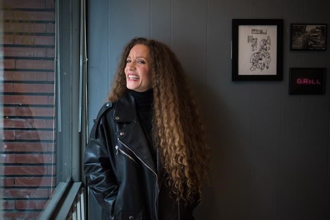 Amanda Marshall leaves behind two decades of ordinary for a return to making music | iNFOnews.ca Amanda Marshall leaves behind two decades of ordinary for a return to making music | iNFOnews.ca