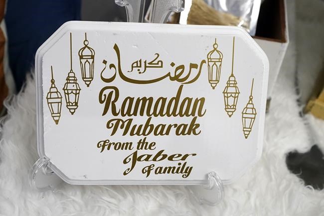 Lanterns and crescents: more retailers court Ramadan buyers | iNFOnews.ca