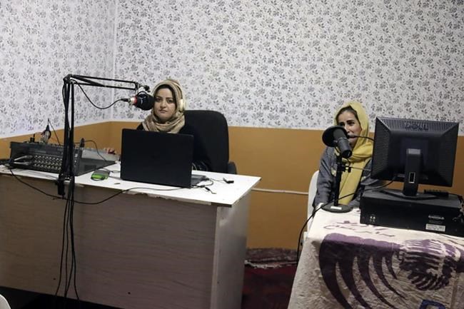 Afghan women-run radio resumes broadcasts after shutdown | iNFOnews.ca