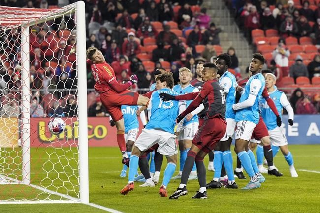 Federico Bernardeschi scores memorable goal, but Toronto FC has to settle for draw | iNFOnews.ca Federico Bernardeschi scores memorable goal, but Toronto FC has to settle for draw | iNFOnews.ca