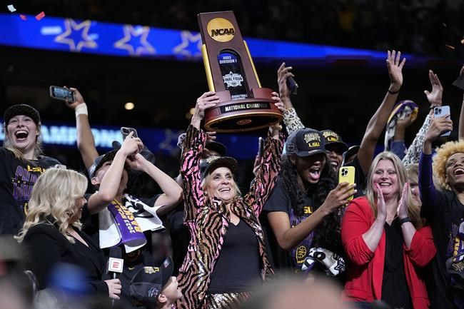 LSU wins 1st NCAA title, Mulkey's 4th, beating Clark, Iowa | iNFOnews.ca CP3747504