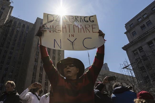 Trump's surrender at courthouse creates New York spectacle | iNFOnews.ca Trump's surrender at courthouse creates New York spectacle | iNFOnews.ca