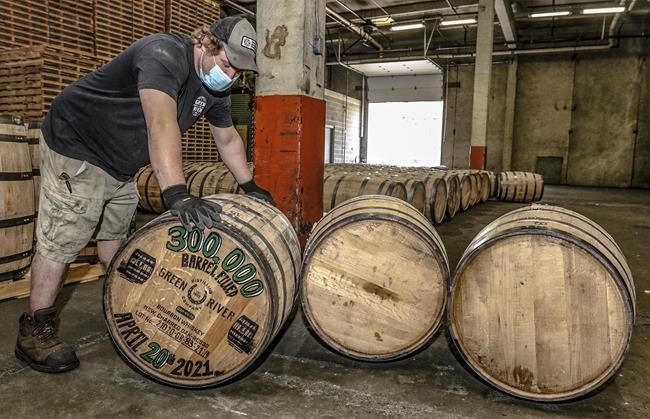 Kentucky bourbon-makers toast bill phasing out barrel tax | iNFOnews.ca