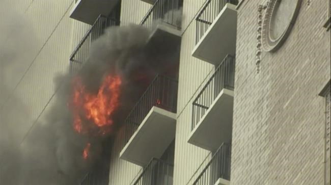 Chicago firefighter dead in high-rise blaze had heart attack | iNFOnews.ca