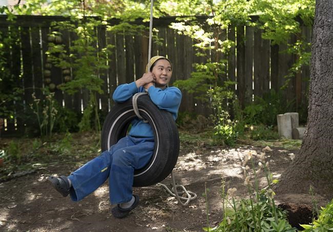 Review: Arty movie 'Showing Up' about artists fails to spark | iNFOnews.ca CP306025506