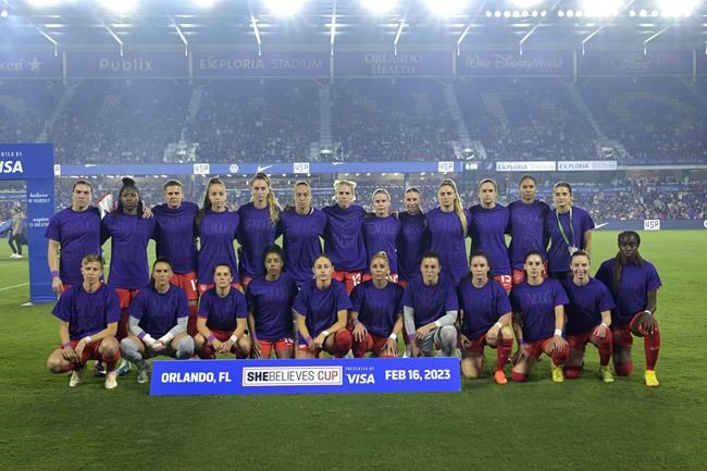 Women's soccer teams to follow Canada's example and wear purple wristbands | iNFOnews.ca Women's soccer teams to follow Canada's example and wear purple wristbands | iNFOnews.ca