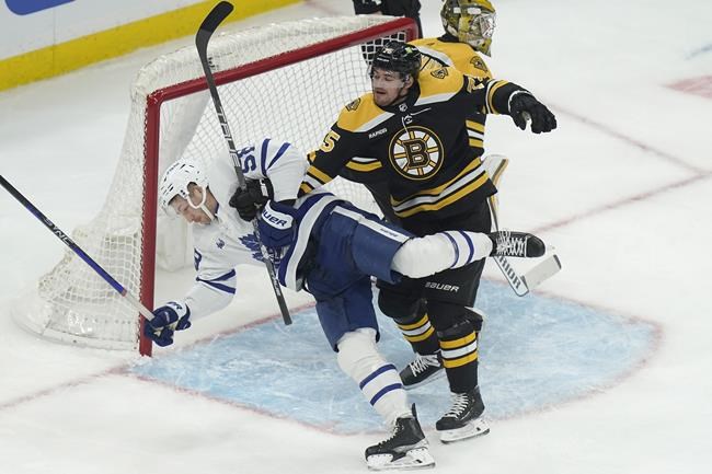 David Pastrnak scores in OT, Bruins beat Maple Leafs 2-1 | iNFOnews.ca
