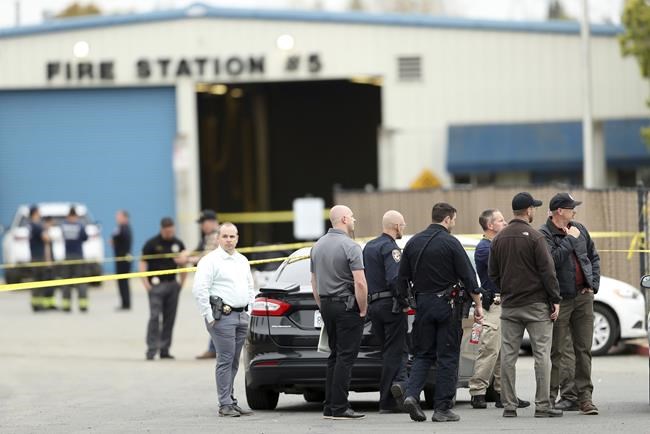Man kills hostage at California park after wounding officer | iNFOnews.ca