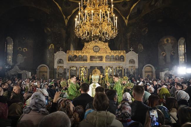Ukrainians celebrate Palm Sunday in church marred by dispute | iNFOnews.ca Ukrainians celebrate Palm Sunday in church marred by dispute | iNFOnews.ca