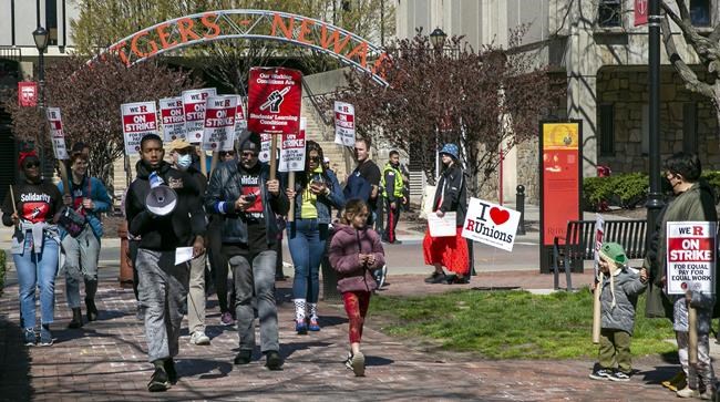 Rutgers faculty go on strike, picket outside classes | iNFOnews.ca