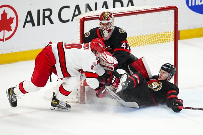 Giroux leads Senators to 3-2 win over Hurricanes, reaches 1,000 points | iNFOnews.ca