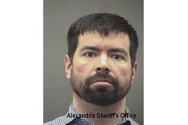 Navy veteran who stormed Capitol gets 3 years on gun charges | iNFOnews.ca