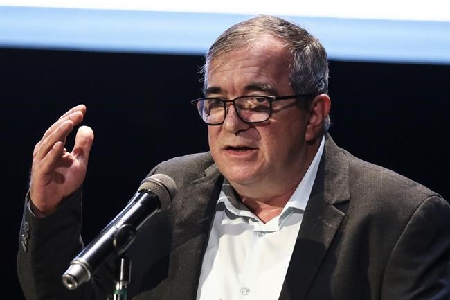 Ex-Colombia rebel urges armed groups to support government | iNFOnews.ca CP261073348
