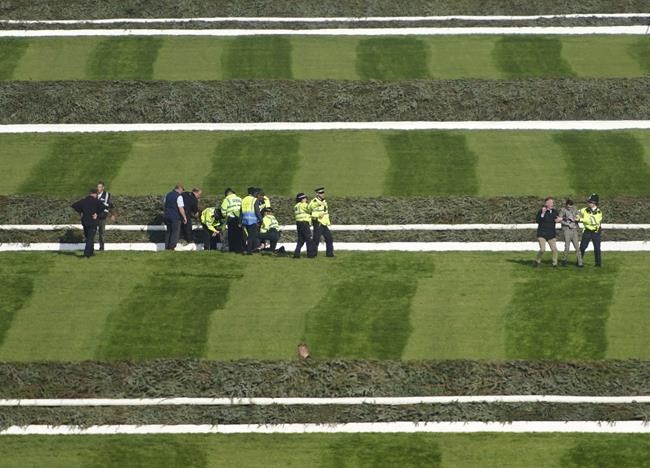 More than 100 arrested as activists delay Grand National | iNFOnews.ca