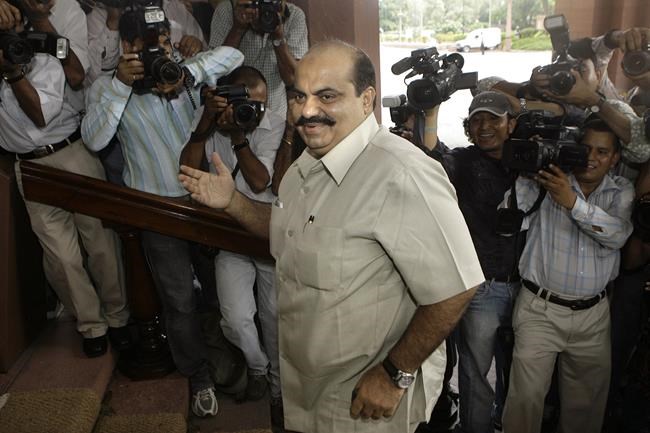 Former Indian lawmaker, brother fatally shot live on TV | iNFOnews.ca