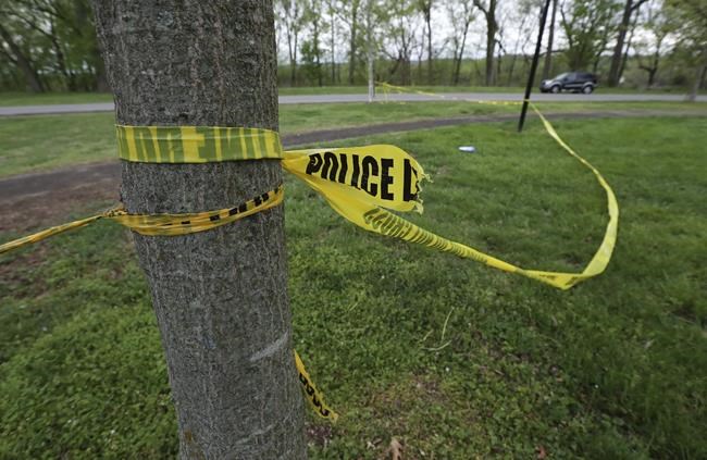 Louisville shooter fires into park crowd; 2 dead, 4 wounded | iNFOnews.ca