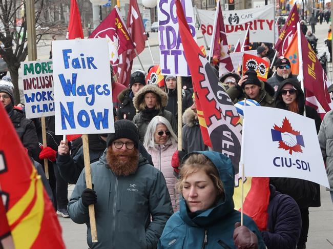 Federal workers to strike Wednesday if union, government don't reach deal by Tuesday | iNFOnews.ca Federal workers to strike Wednesday if union, government don't reach deal by Tuesday | iNFOnews.ca