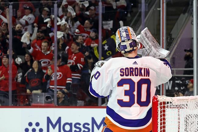 Hurricanes hold on to beat Islanders 2-1 in playoff opener | iNFOnews.ca