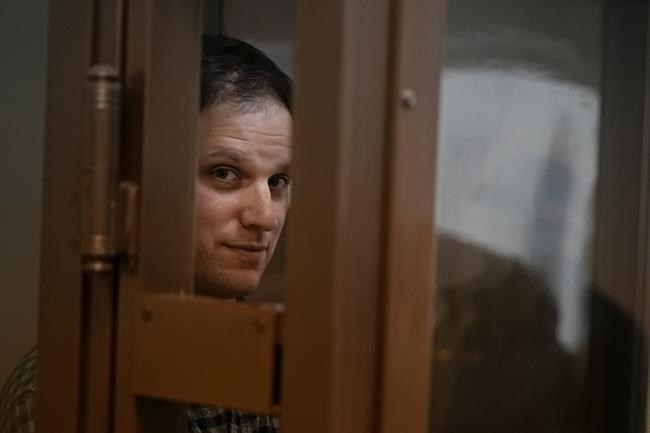 US reporter held by Russia on spying charges denied release | iNFOnews.ca CP37069986