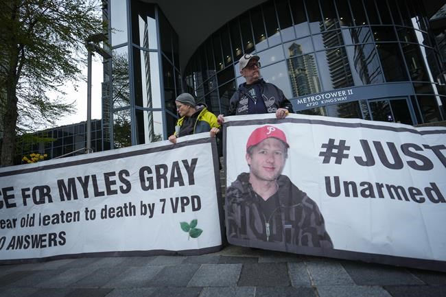 Vancouver police officer tells inquest he punched Myles Gray as hard as he could | iNFOnews.ca CP330518071