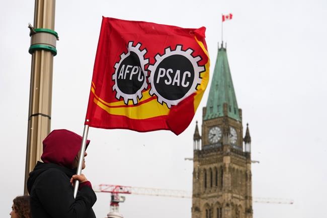 Union, government continue negotiations as both sides face pressure to get to a deal | iNFOnews.ca Union, government continue negotiations as both sides face pressure to get to a deal | iNFOnews.ca