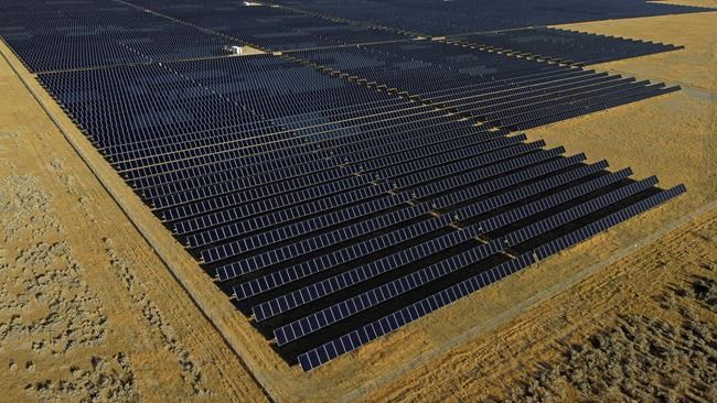 US invests in alternative solar tech, more solar for renters | iNFOnews.ca