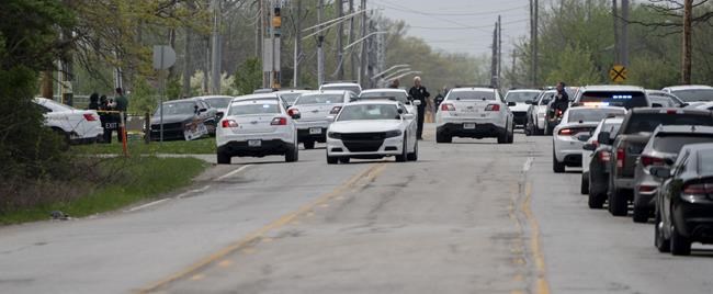 Man who shot Indianapolis officers was ex-con for gun crimes | iNFOnews.ca