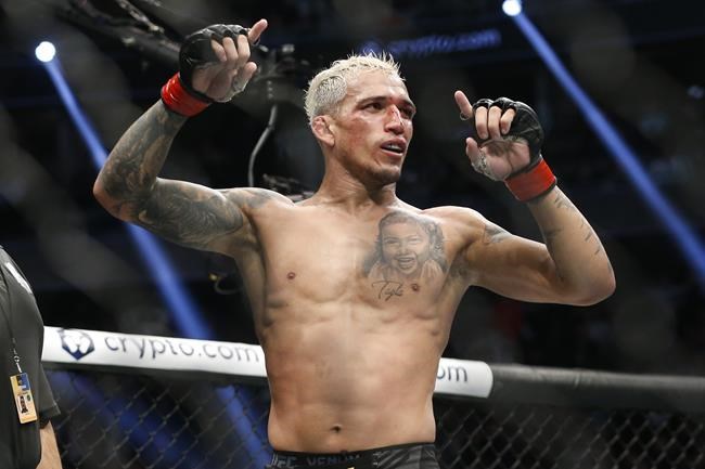 Top lightweights Charles Oliveira, Beneil Dariush to meet in UFC 289 co-main event | iNFOnews.ca
