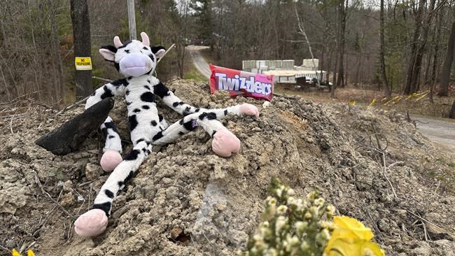 Rural Maine town shaken by violence remembers slain friends | iNFOnews.ca