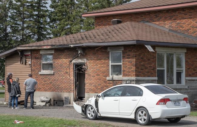 Two still in critical condition after plane crashes into house southwest of Montreal | iNFOnews.ca Two still in critical condition after plane crashes into house southwest of Montreal | iNFOnews.ca