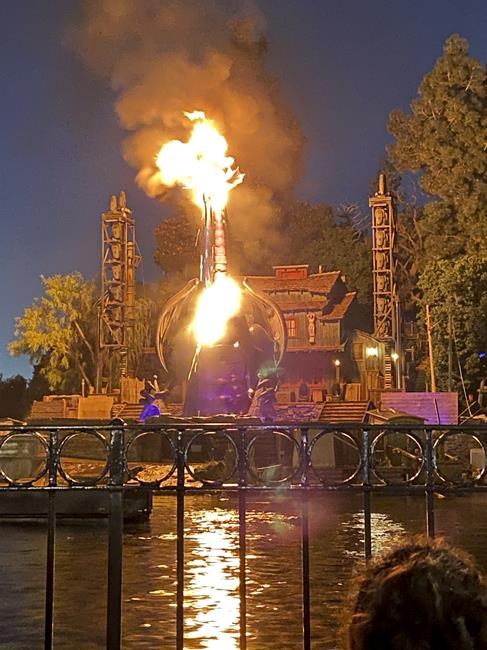 Animatronic dragon bursts into flames during Disneyland show | iNFOnews.ca