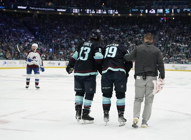 Kraken lose Jared McCann to injury in 1st period of Game 4 | iNFOnews.ca