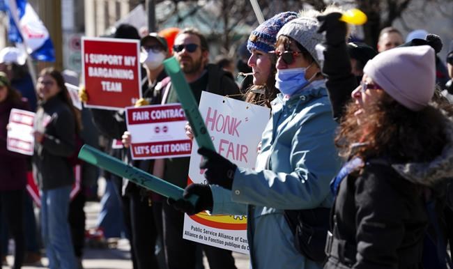 Strike could be last hurrah for Ottawa's core as public servants fight for telework | iNFOnews.ca Strike could be last hurrah for Ottawa's core as public servants fight for telework | iNFOnews.ca