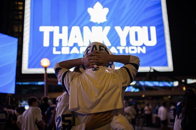 Expectations and passion for Maple Leafs stays high at public tailgate | iNFOnews.ca