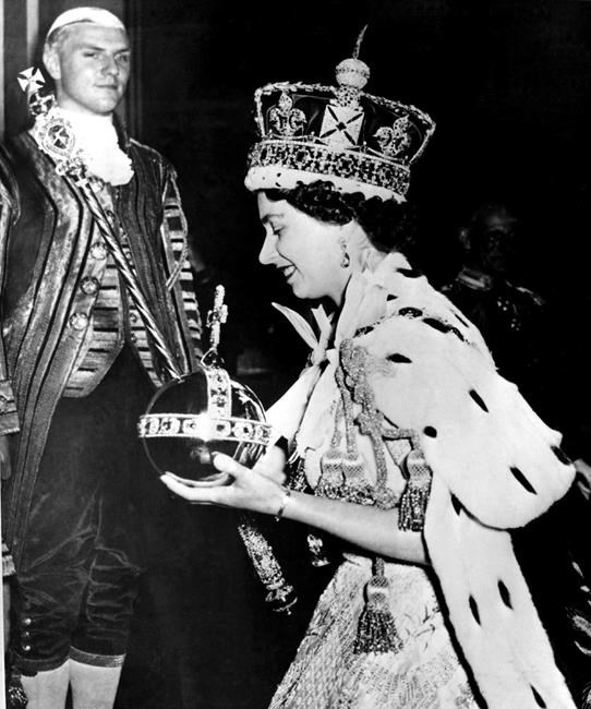 Royal watchers preparing for a shorter, smaller coronation than one 70 years ago | iNFOnews.ca