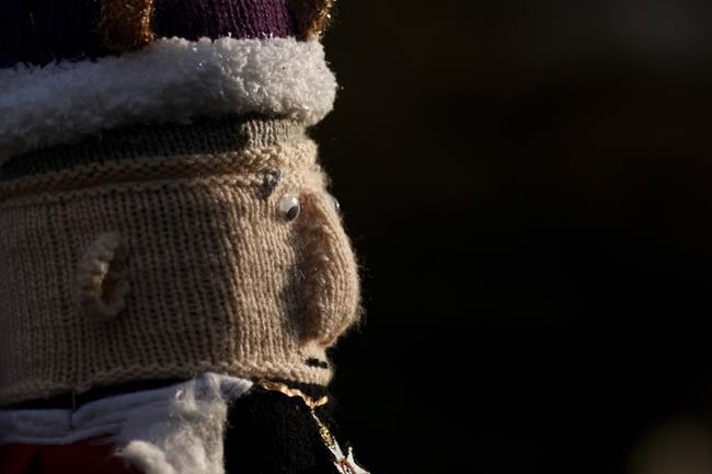 ‘Woolly delinquents’ celebrate Charles’ coronation in yarn | iNFOnews.ca ‘Woolly delinquents’ celebrate Charles’ coronation in yarn | iNFOnews.ca