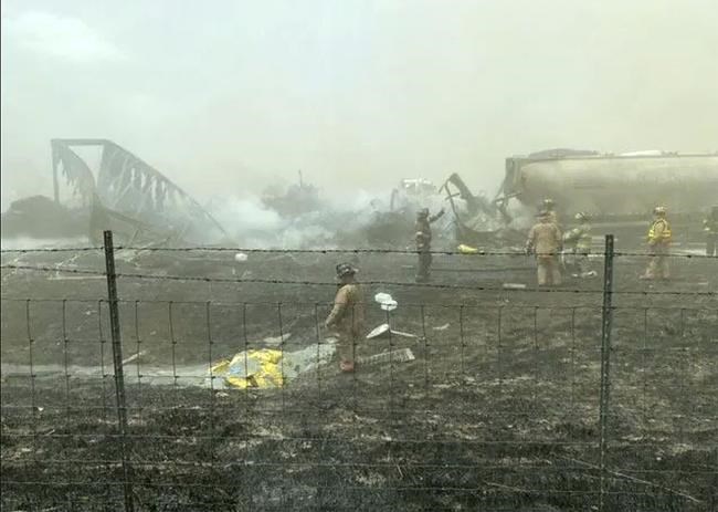 At least 6 dead after dust storm causes crashes in Illinois | iNFOnews.ca At least 6 dead after dust storm causes crashes in Illinois | iNFOnews.ca