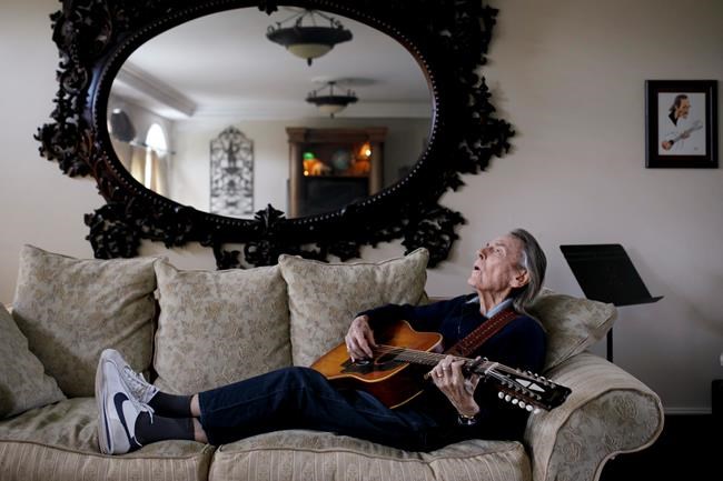 Gordon Lightfoot music sees popularity surge following folk music legend's death | iNFOnews.ca Gordon Lightfoot music sees popularity surge following folk music legend's death | iNFOnews.ca