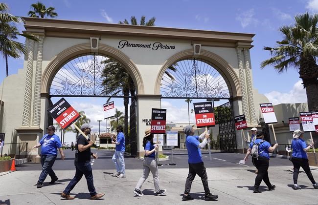 Writers strike looks to be a long fight, as Hollywood braces | iNFOnews.ca Writers strike looks to be a long fight, as Hollywood braces | iNFOnews.ca