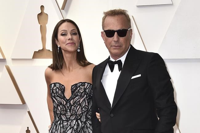 Kevin Costner and wife of nearly 19 years begin divorce | iNFOnews.ca