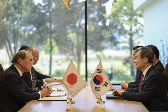 S. Korean, Japanese officials meet ahead of leaders' summit | iNFOnews.ca S. Korean, Japanese officials meet ahead of leaders' summit | iNFOnews.ca