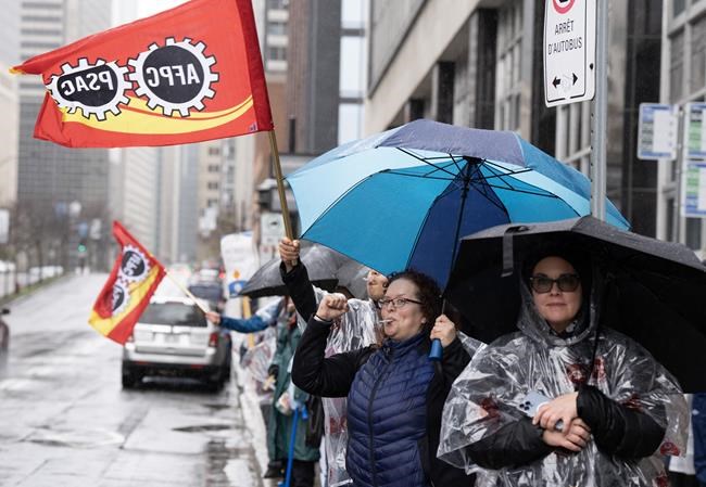 Canada Revenue Agency, union reach tentative deal, ending strike of 35,000 workers | iNFOnews.ca