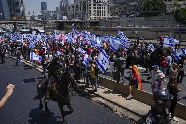 Israelis block roads in protest against Netanyahu legal plan | iNFOnews.ca