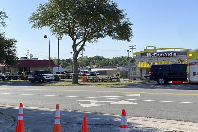 Officials: Man killed 3, then self in rural Georgia town | iNFOnews.ca