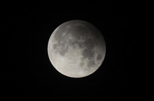 1st lunar eclipse of 2023 dims full moon ever so slightly | iNFOnews.ca